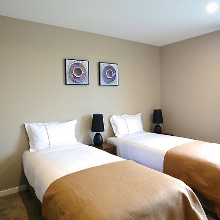 Golden Sun Apartment -Two Bedrooms, Three Bedrooms Christchurch Exterior foto