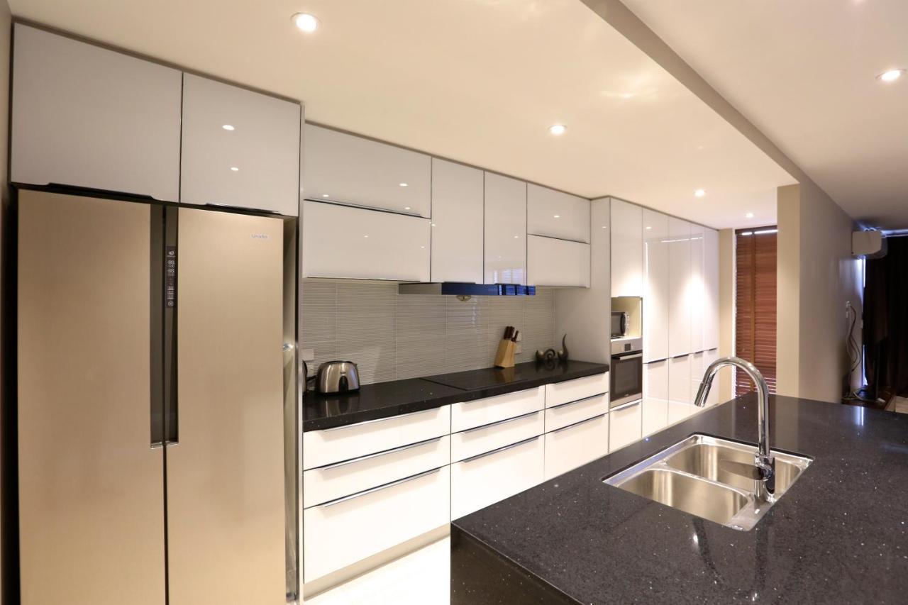 Golden Sun Apartment -Two Bedrooms, Three Bedrooms Christchurch Exterior foto